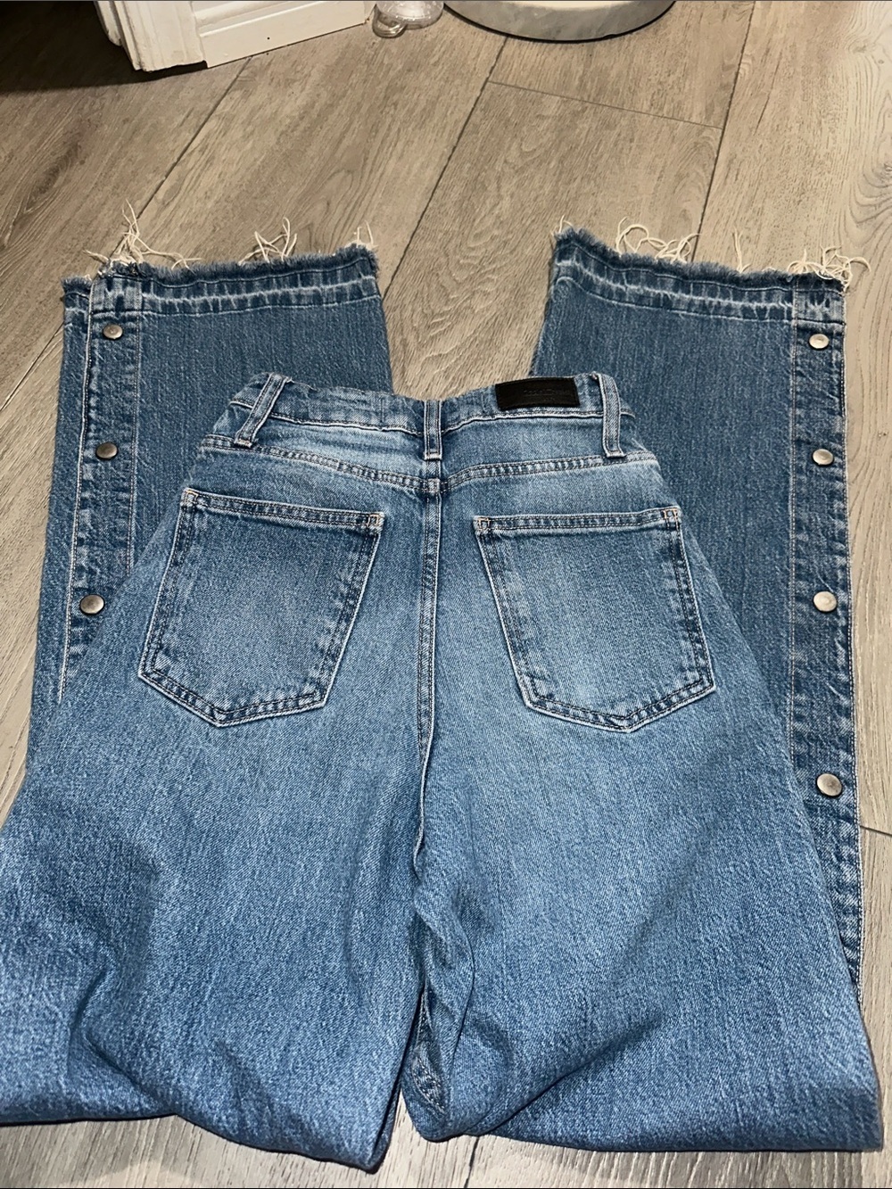 Trendy Social Tourist Ultra High Rise baggy with snap buttons size 25 - Picture 5 of 9